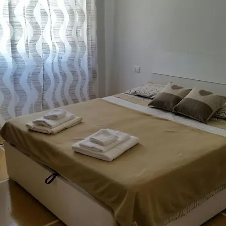 Al Porto Di Santa Apartment *